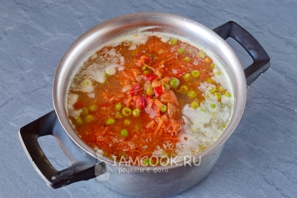 Положить овощи в суп