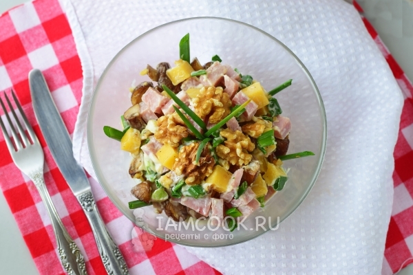 Фото салата с шампиньонами, ветчиной и сыром