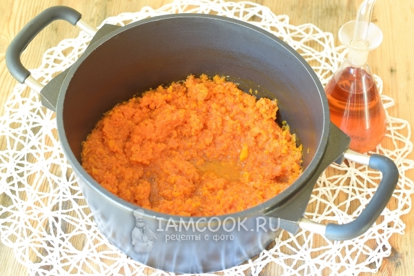 Влить уксус