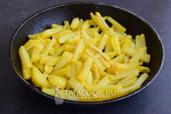 Обжарить картофель
