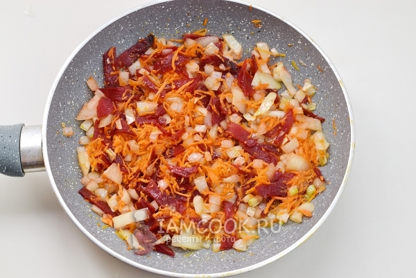 Обжарить овощи