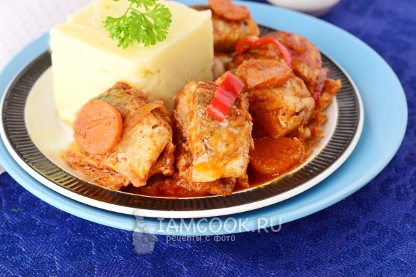 Рецепт тушеной скумбрии с овощами