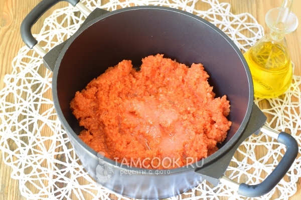 Влить масло