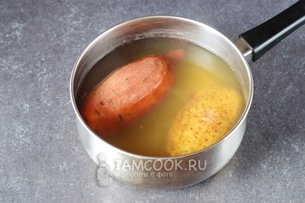 Отварить картофель и батат