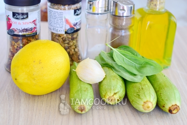 Ингредиенты для салата из сырых кабачков