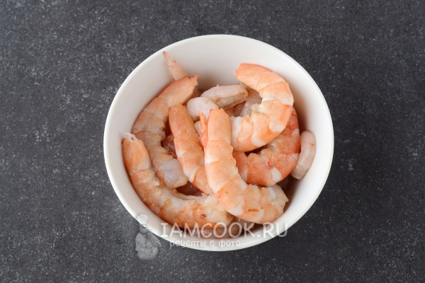Сварить креветки