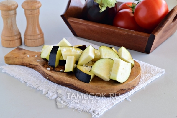 Порезать баклажаны