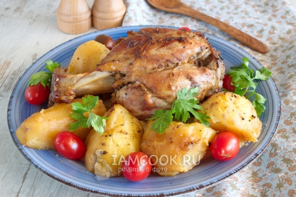 Фото свиной рульки с картошкой в духовке