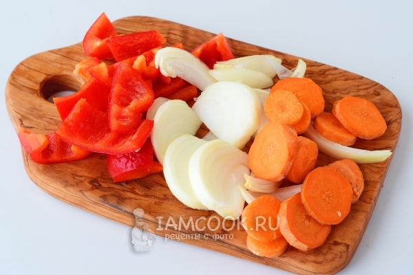 Нарезали овощи