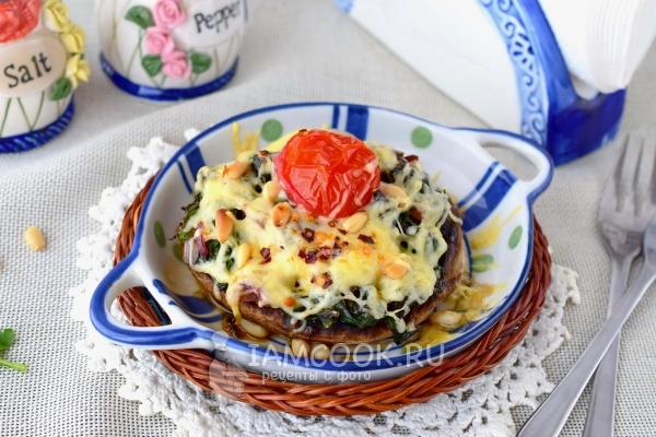 Фото фаршированных грибов с сыром в духовке