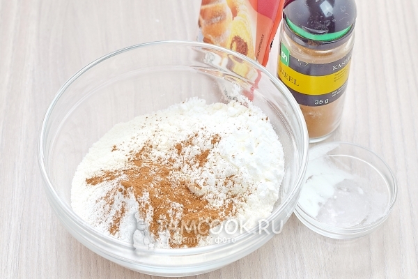 Смешать сухие ингредиенты