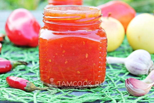 Сладкая аджика с яблоками на зиму
