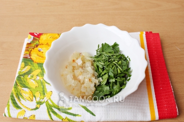 Обжарить лук