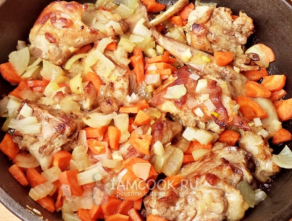 Положить овощи к кролику