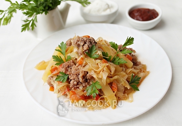 Рецепт тушеной капусты с картошкой и фаршем
