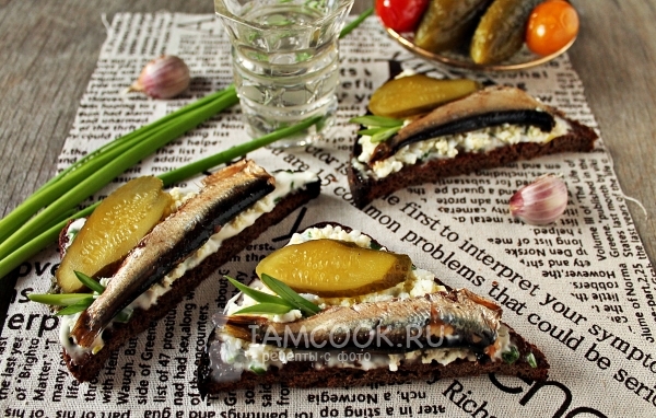 Фото бутербродов со шпротами с черным хлебом