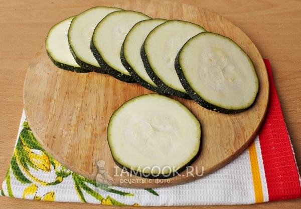 Порезать кабачки