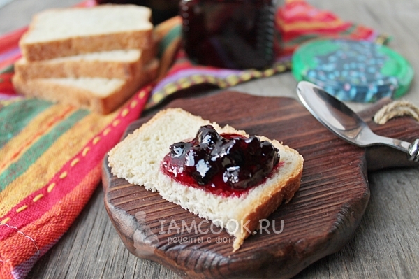 Фото варенья-желе из чёрной смородины на зиму