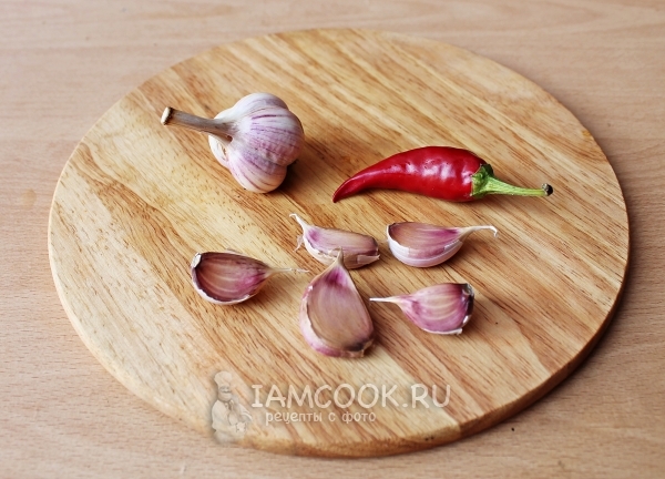 Подготовить чеснок и перец