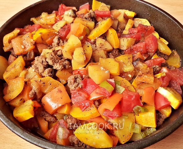 Всыпать соль и перец