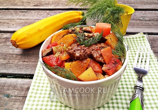Фото овощного рагу с фаршем и кабачками