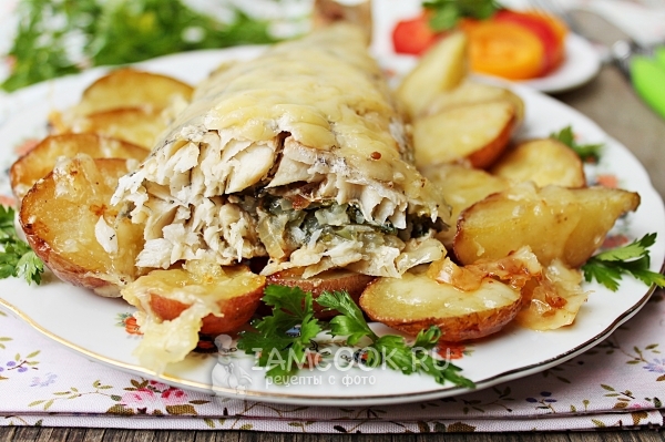 Фото судака целиком с картошкой в духовке