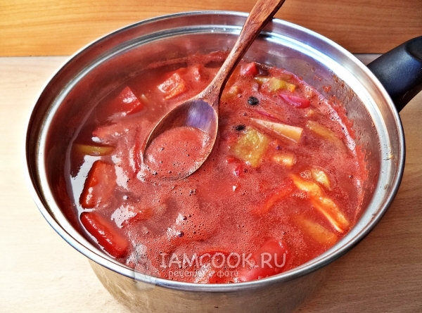 Нагреть соус с перцем