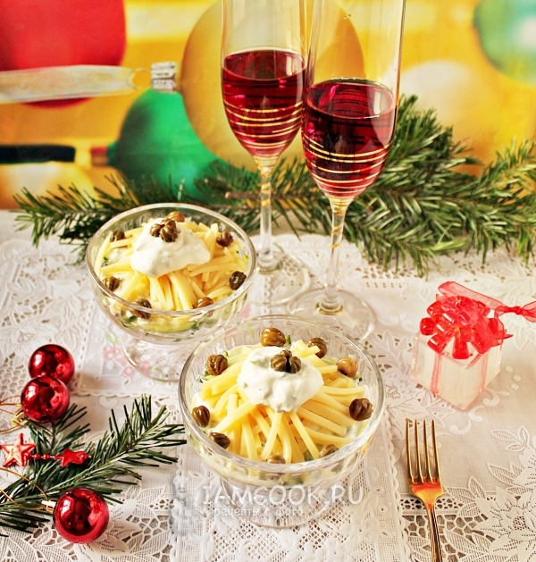 Рецепт салата с ветчиной, сыром и огурцами