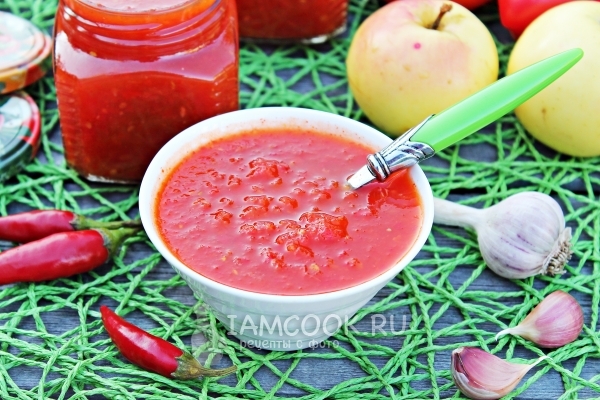 Фото сладкой аджики с яблоками на зиму