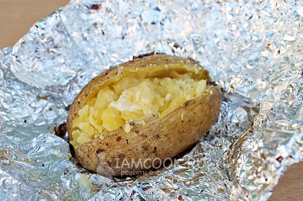 Размять мякоть картошки