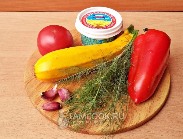 Ингредиенты для закуски из свежего кабачка