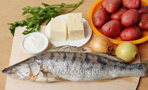 Ингредиенты для судака целиком с картошкой в духовке