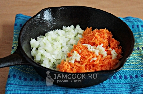 Обжарить овощи