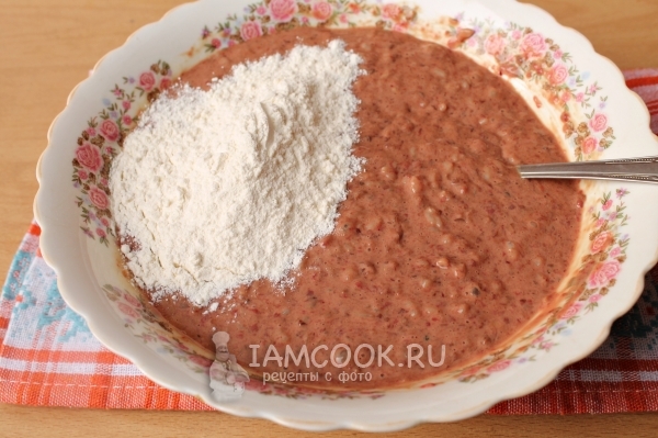 Всыпать муку