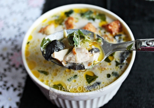 Готовый грибной суп со сливками