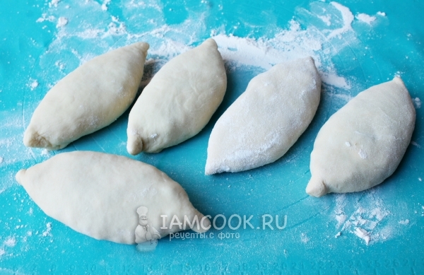 Слепить пирожки