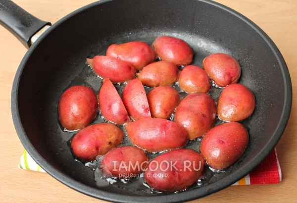 Обжарить картофель