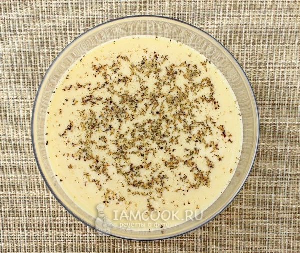 Всыпать специи и соль