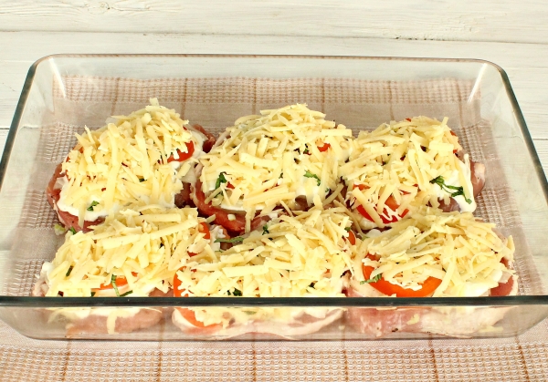 Посыпать сыром