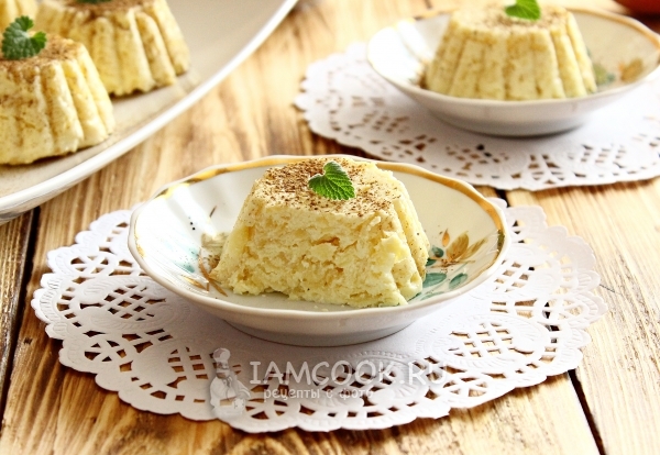 Готовая творожная запеканка с яблоком в микроволновке