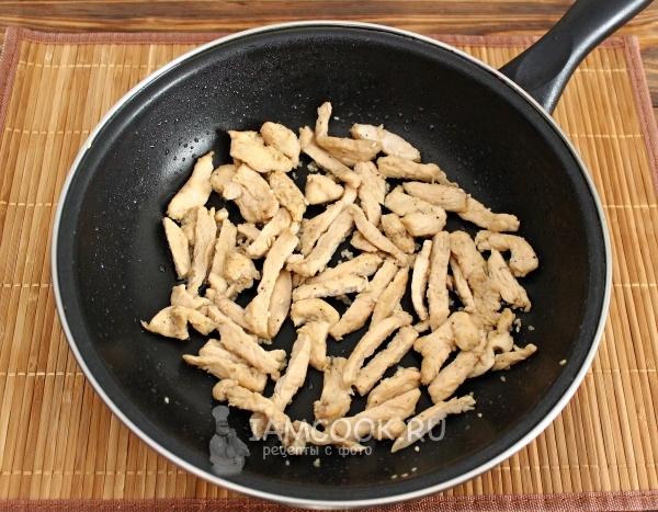 Обжарить мясо