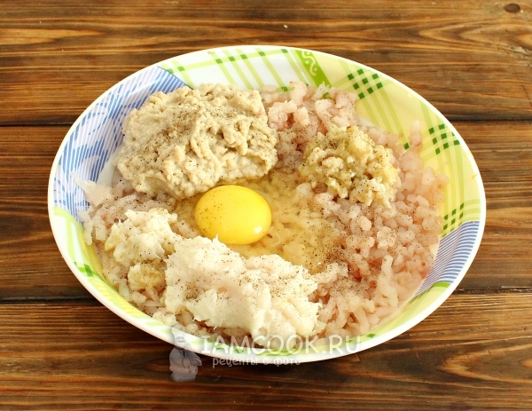 Соединить все компоненты фарша