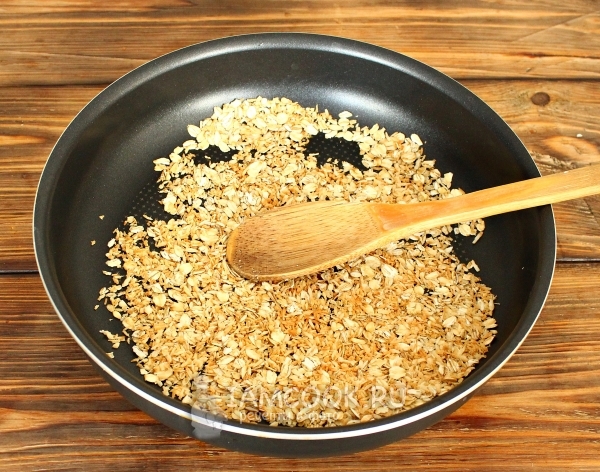 Обжарить сухую смесь