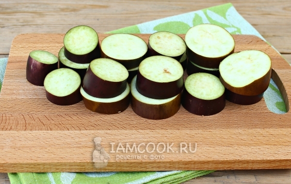 Порезать баклажаны