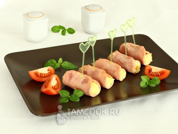 Фото рулетиков с ветчиной, сыром и чесноком