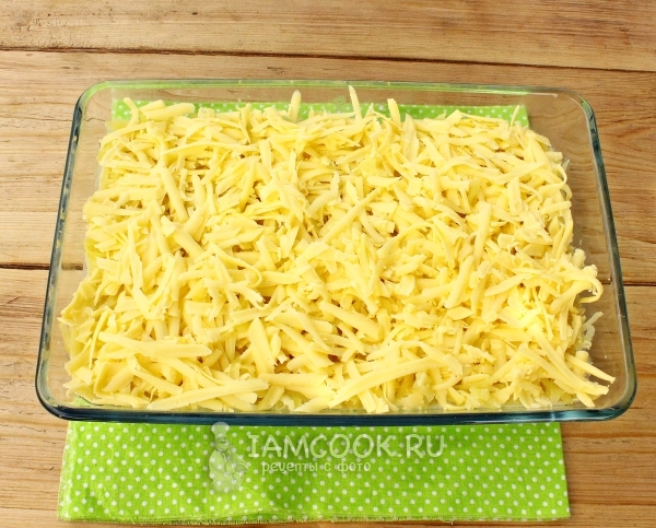 Посыпать тертым сыром