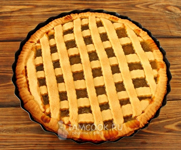 Готовый песочный пирог с вареньем на скорую руку