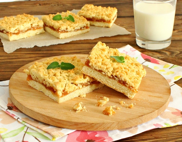 Фото тёртого пирога с повидлом