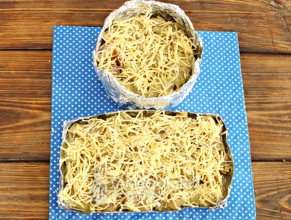 Посыпать сыром