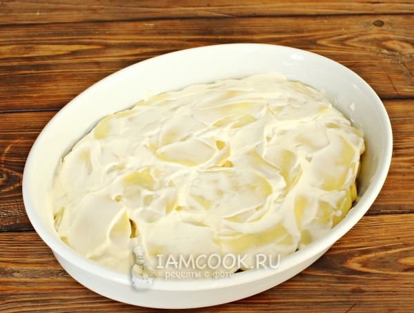 Смазать майонезом